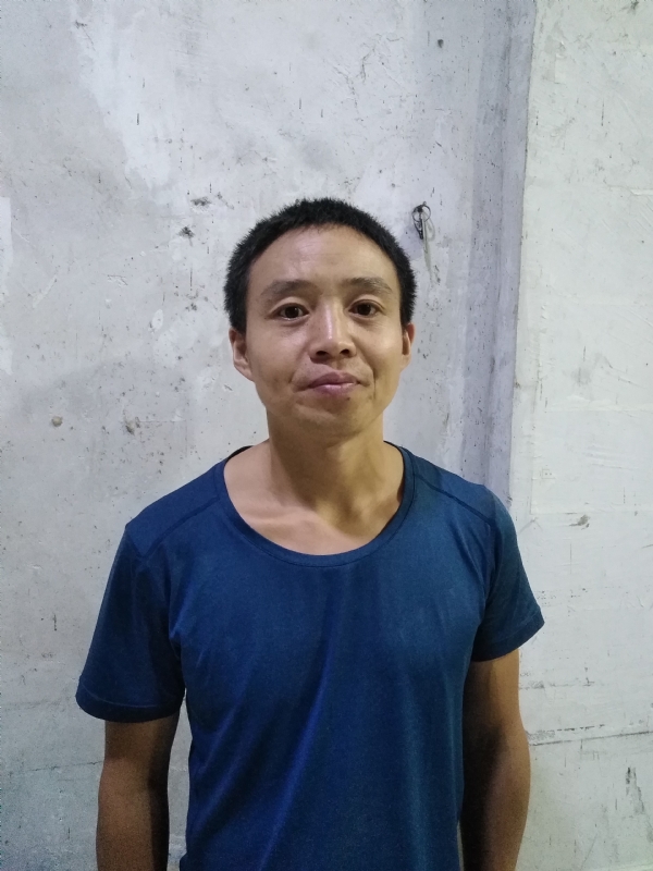 栋哥的第一张照片--龙山认干亲服务网